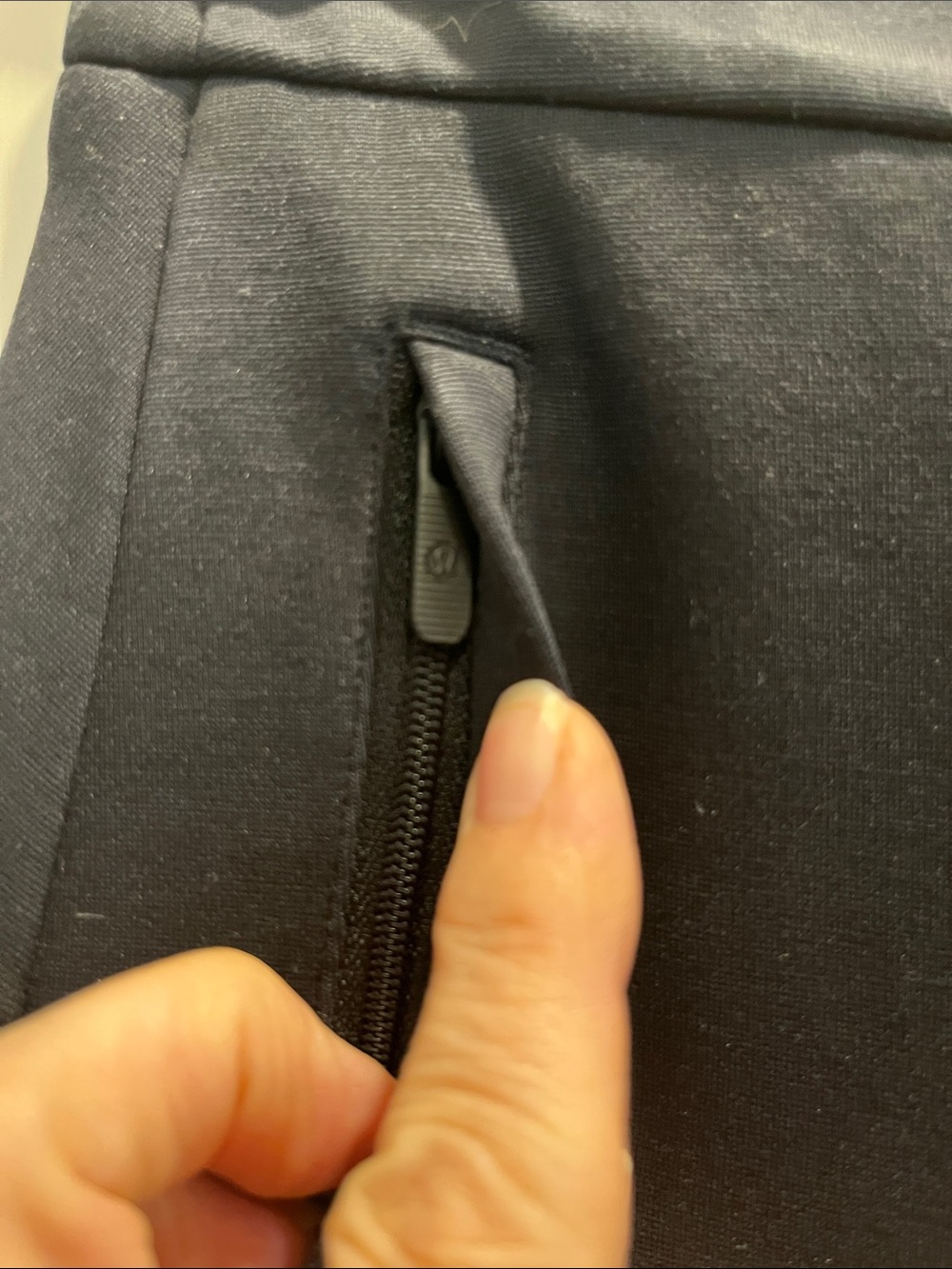 Lululemon On The Move Straight Leg Trouser style Pants in Black - Picture 9 of 15